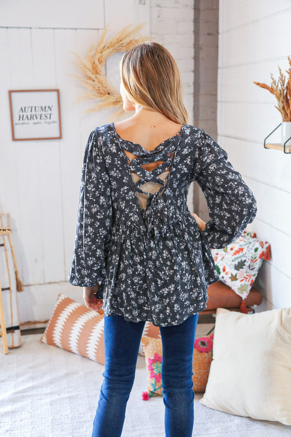 Charcoal Crinkle Floral Lace-Up Woven Bubble Sleeve Top